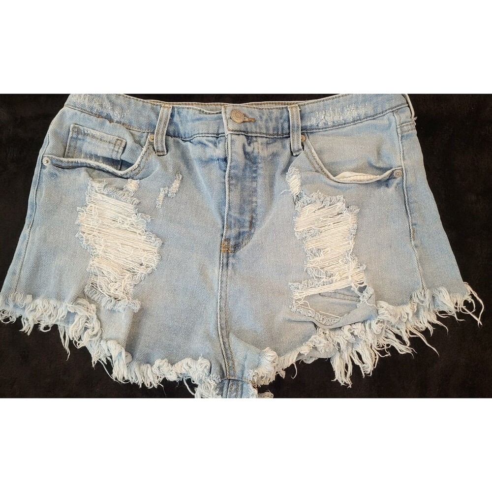 Woman's Wild Fable Distressed Raw Hem Light Wash Shorts Size 14